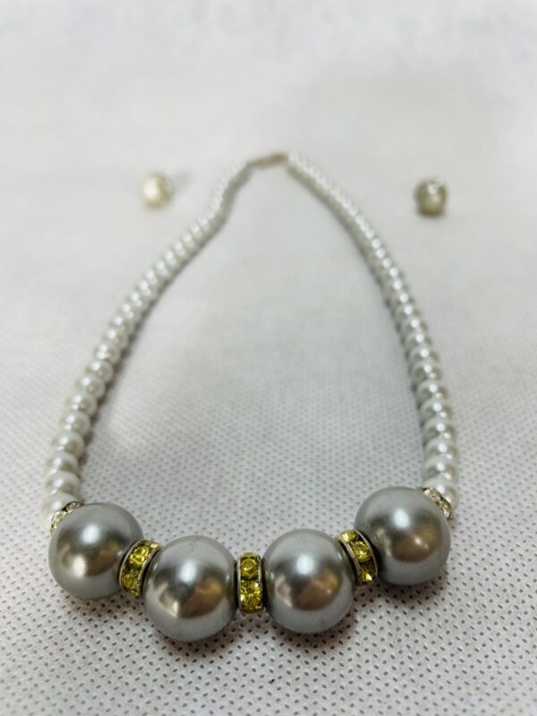 Pearl Necklace 001