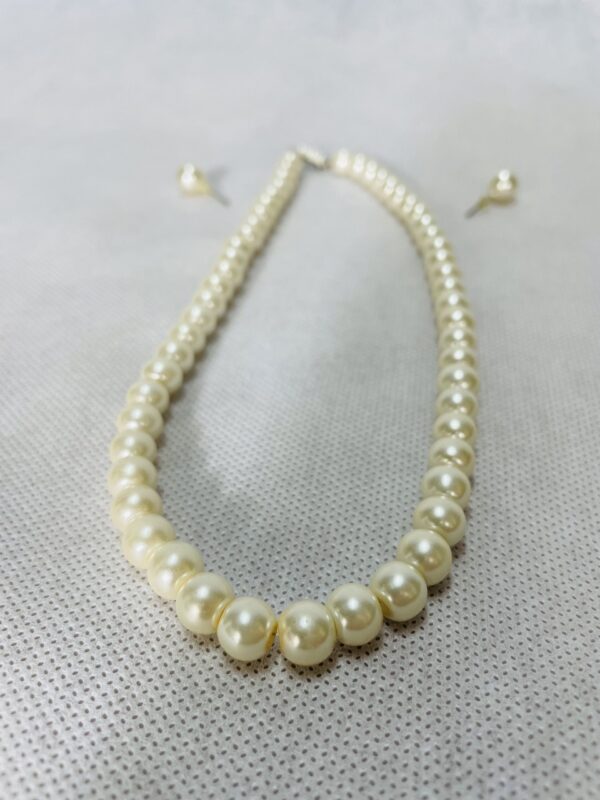 Pearl Necklace 002