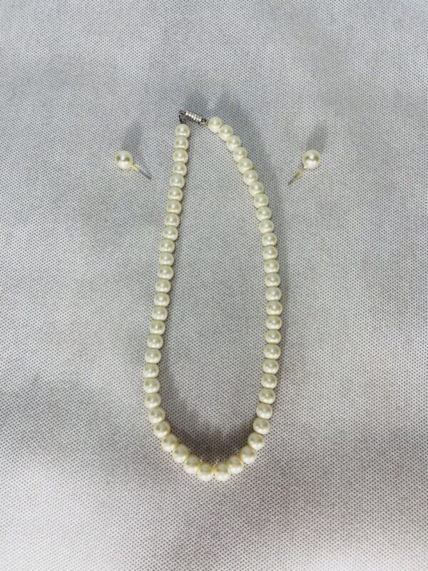 Pearl Necklace 002 - Image 3